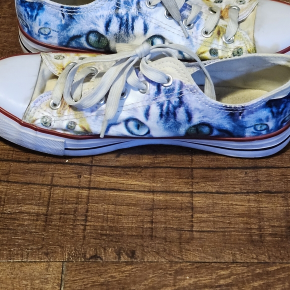 Hot Topic Multicolor Cat Print Sneakers - Picture 6 of 7